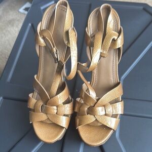 Elegant Gold Strappy Women's Sandals